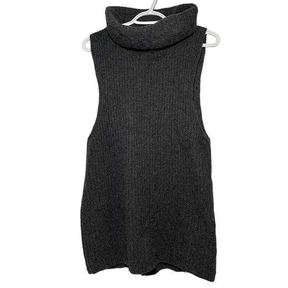 𝅺free People Need It Now Vest in color Charcoal size XS - Picture 3 of 7